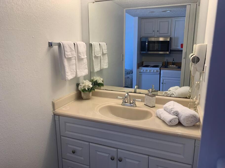 Royal Retreat-Amazing View-King Bed-1 Bedroom-Full Kitchen-Free Parking-Self Check-In Myrtle Beach Exterior foto